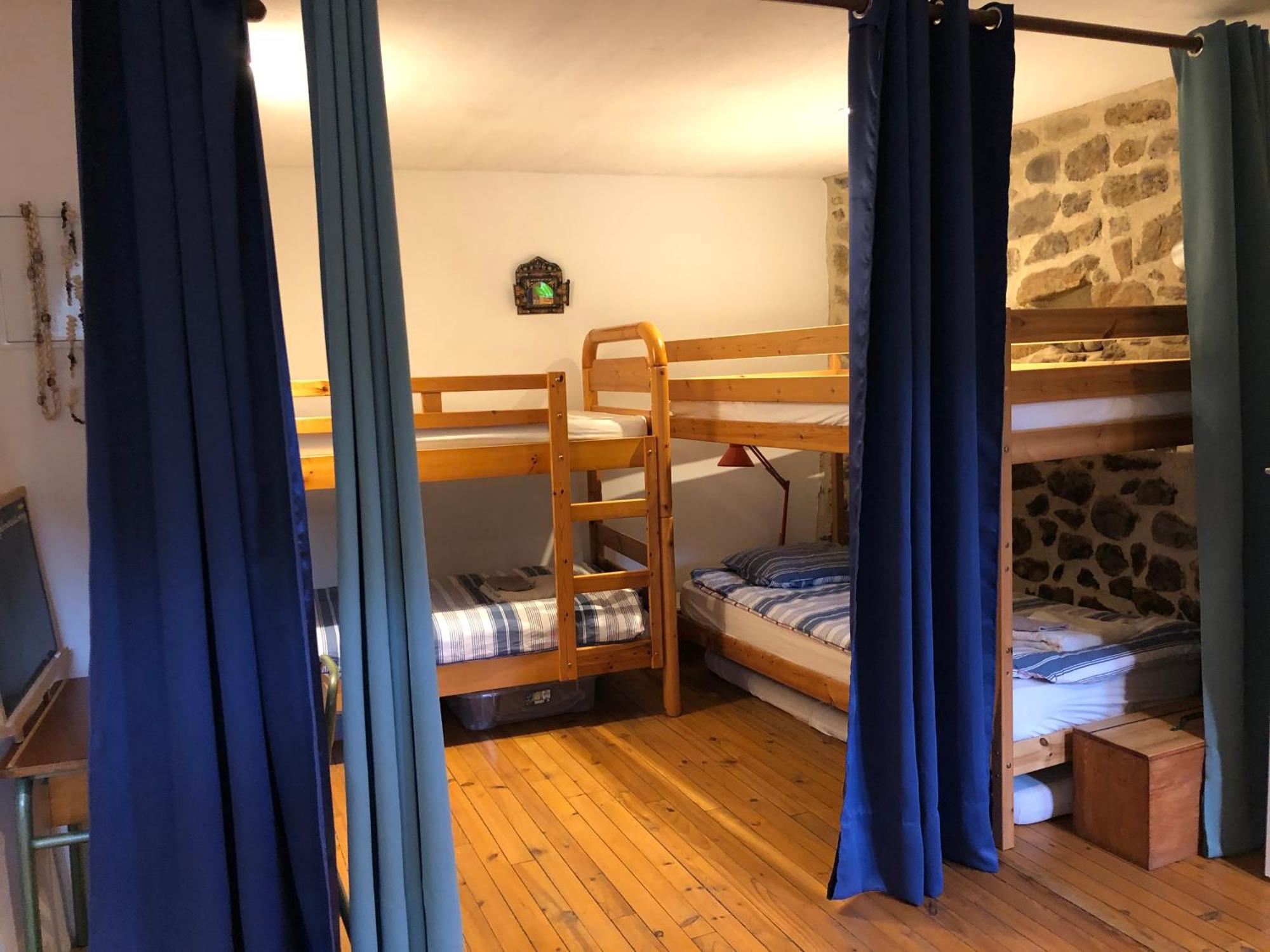 Les Pentes Du Chateau De Retourtour Lamastre Exteriör bild